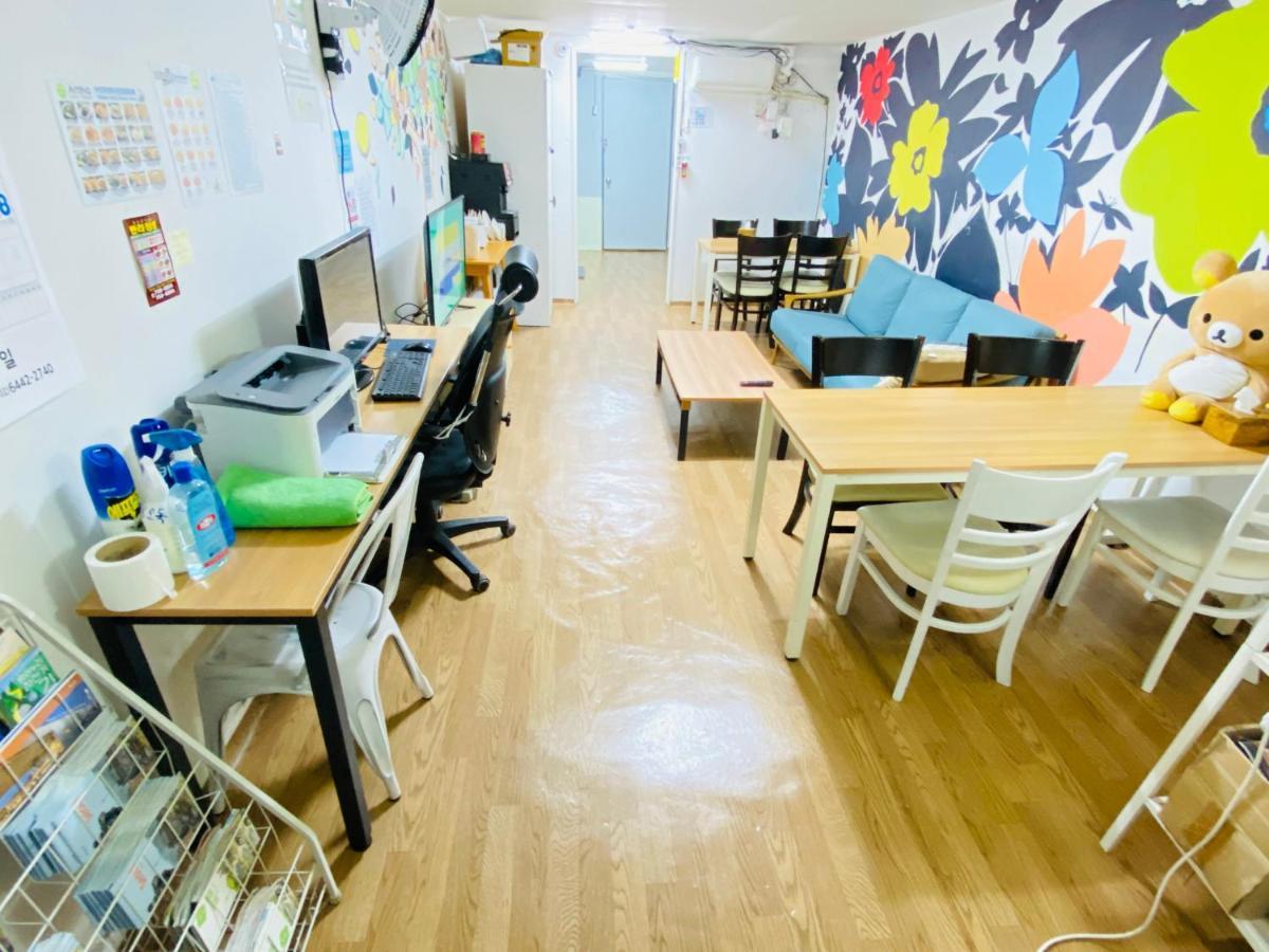 Aroha Guesthouse Seoul Station ภายนอก รูปภาพ