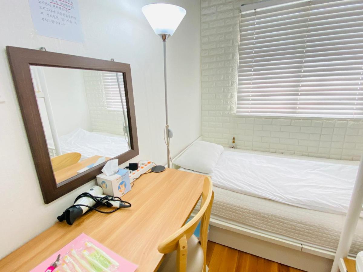 Aroha Guesthouse Seoul Station ภายนอก รูปภาพ