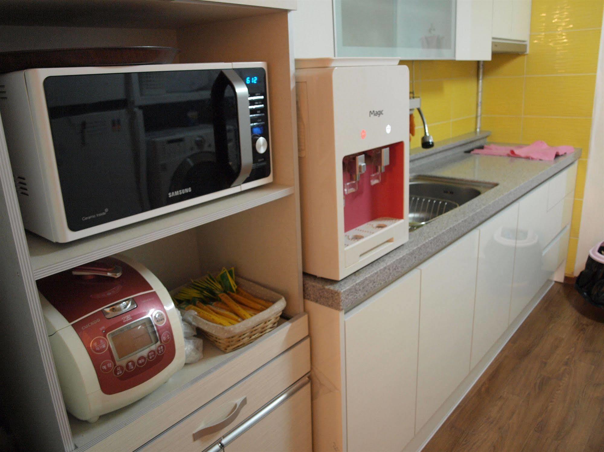 Aroha Guesthouse Seoul Station ภายนอก รูปภาพ