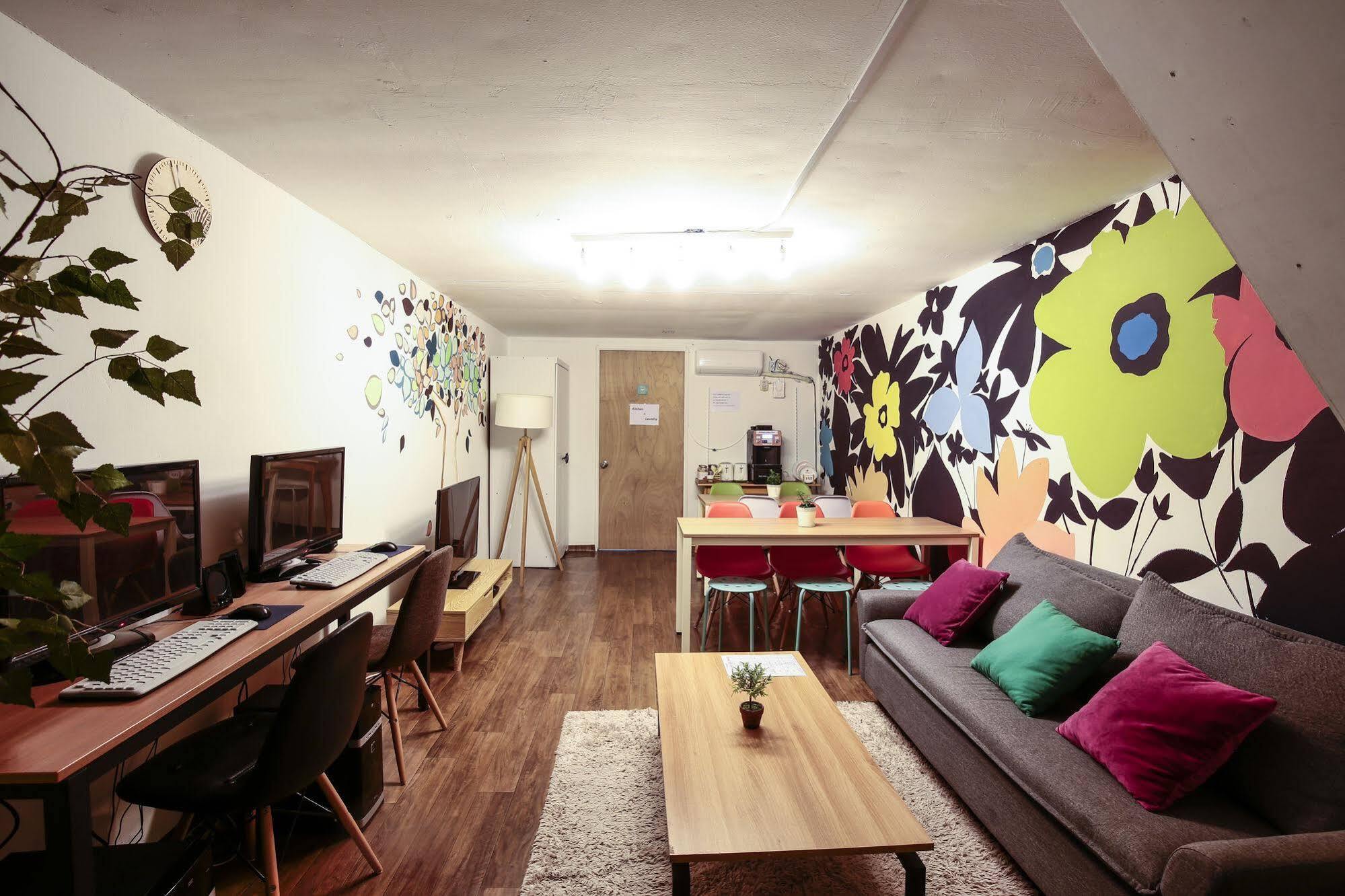 Aroha Guesthouse Seoul Station ภายนอก รูปภาพ